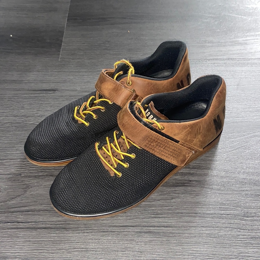 🔥 SALE🔥 NoBull lifters. Size W10 Black/Brown